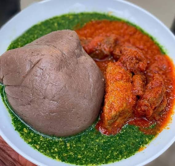 Amala is a beloved traditional dish from Western Nigeria, deeply rooted in Yoruba culture. Made from yam, cassava, or plantain flour, it is cherished for its unique texture and rich flavor